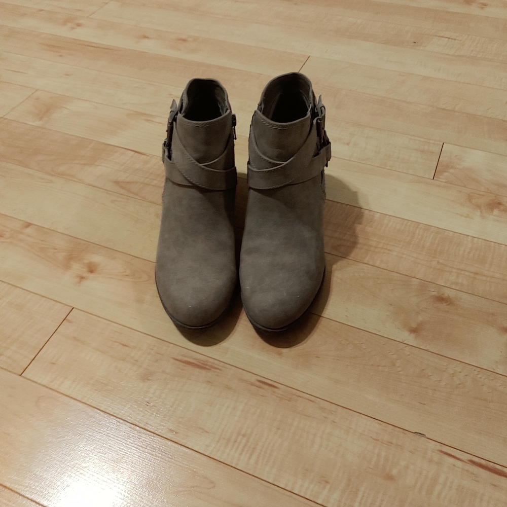 Booties - Picture 4 of 4